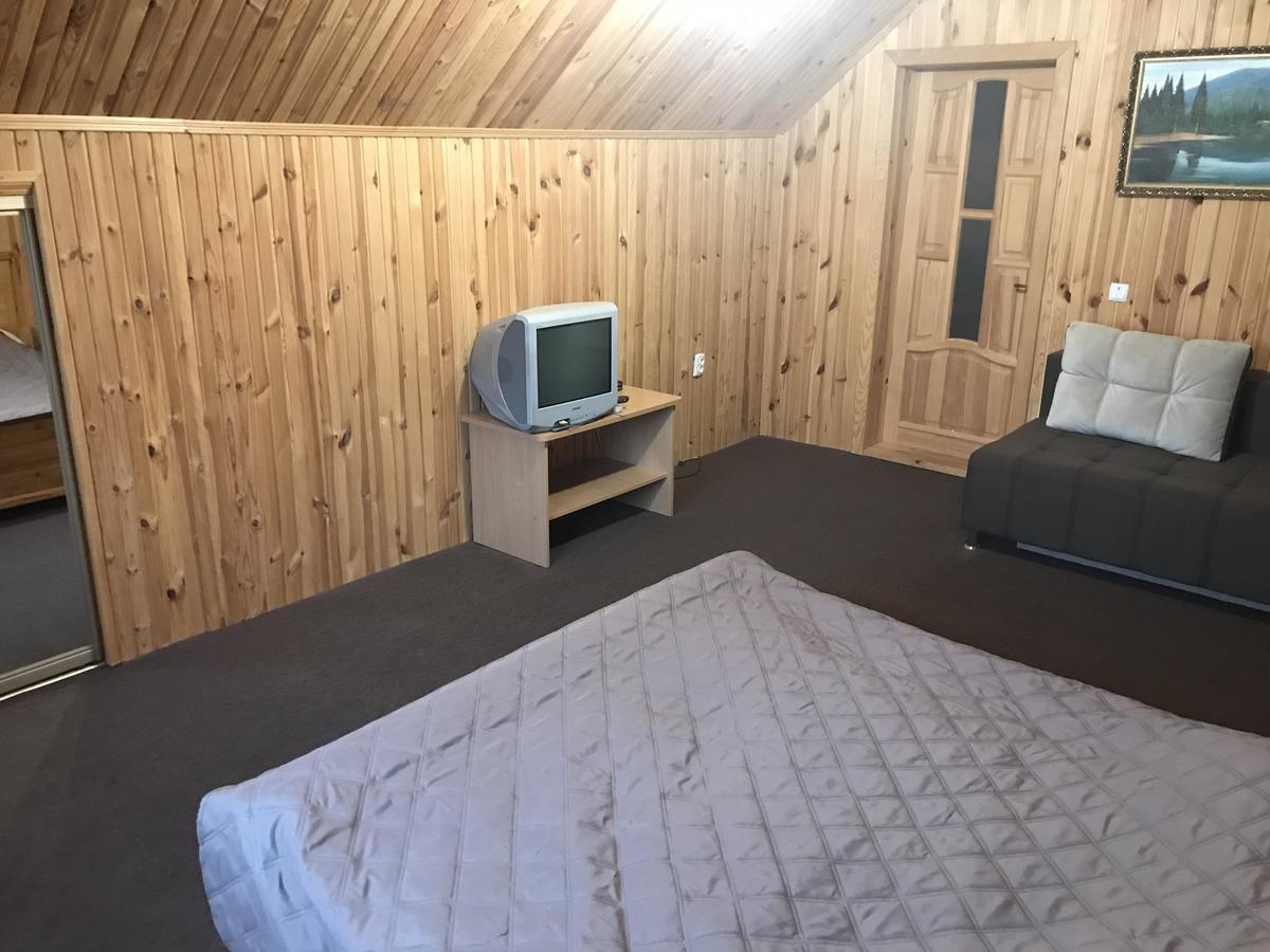 Садиба Червона Калина Private Estate Chervona Kalyna Yaremche Dış mekan fotoğraf